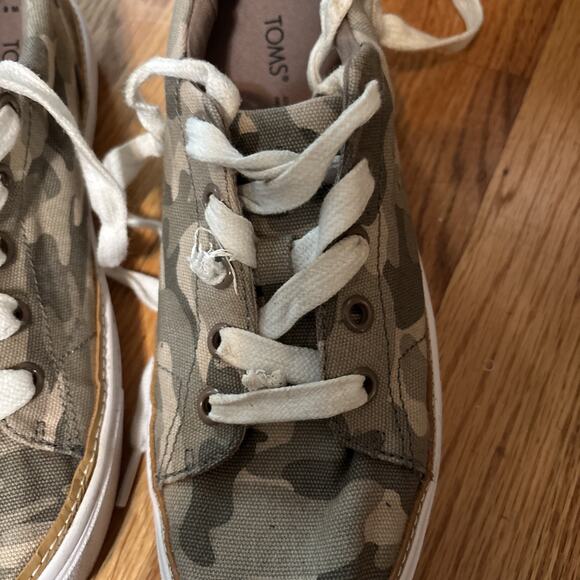 Toms Camo Sneakers Size 8M - Picture 2 of 5